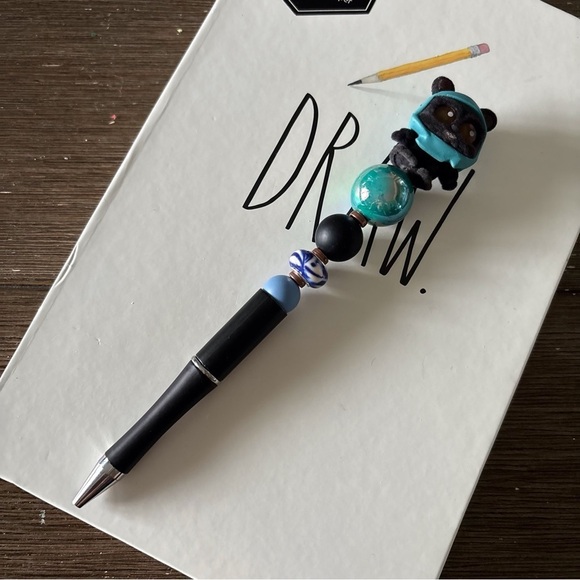 Disney Doorables: Star Wars: Ewok handmade beaded pen - Picture 2 of 3